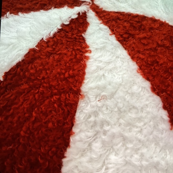 New Snow Cool Christmas Peppermint Heart Pillow - Picture 2 of 6